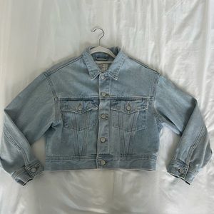 Pull and Bear Cropped Light Denim Jacket